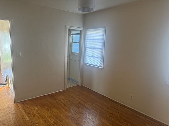 4th image of 606 E Providencia Ave #600