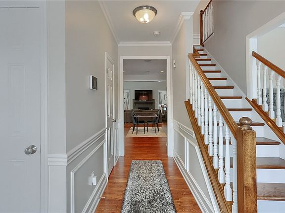 5th image of 221 Strawberry Cir