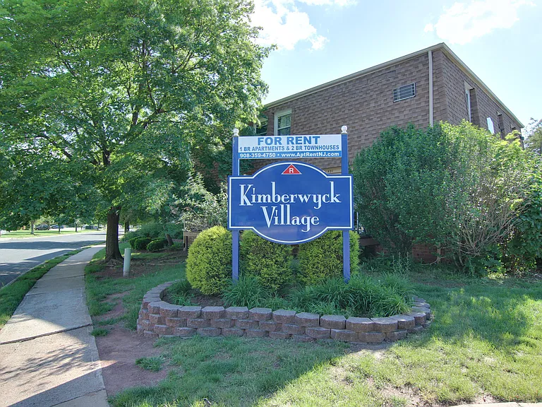 Kimberwyck Village Apartments — Photo 22