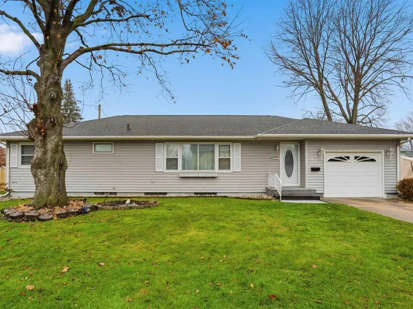 307 7th Ave SE, Independence, IA 50644