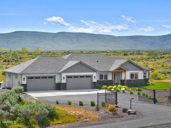 448 Red Tail Rd, Yakima, WA 98908