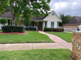 6127 Canada Dr, Pasadena, TX 77505