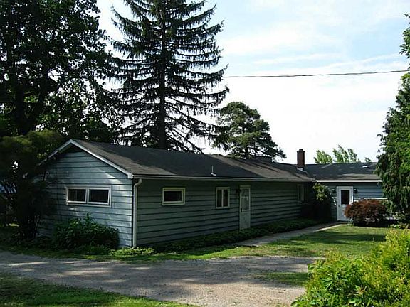 3rd image of 69 1st Ave