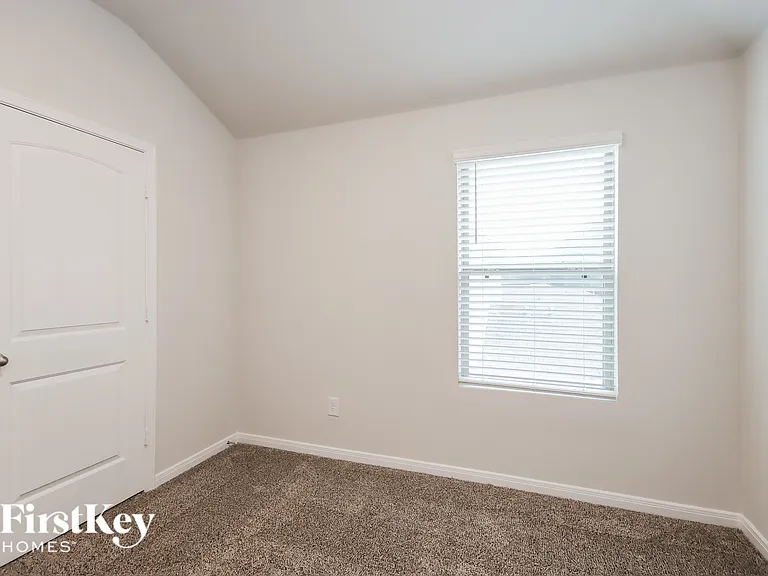 25597 Roy Rogers Rd — Photo 9