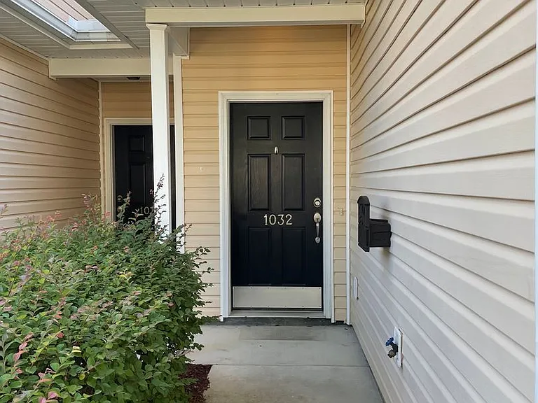 1032 Fairway Ln — Photo 4