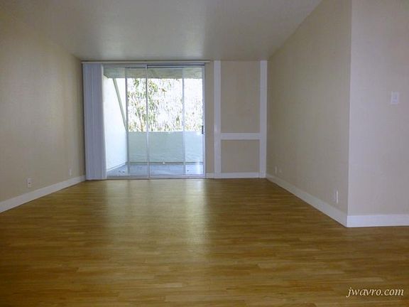 4th image of 478 Warren Dr #203