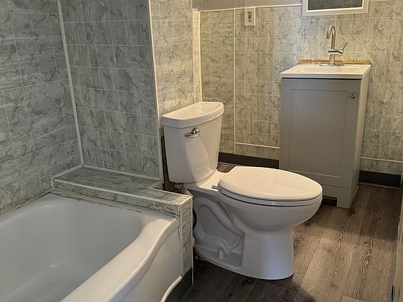5th image of 3569 E 154th St #3