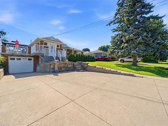 2nd image of 13 Lakeside Dr