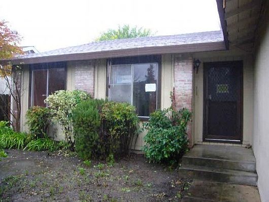 1st image of 744 Joseph Ct