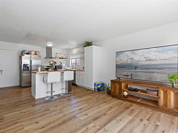 4th image of 556 Arthur Ave