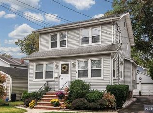 14 Oak St, Dumont, NJ 07628