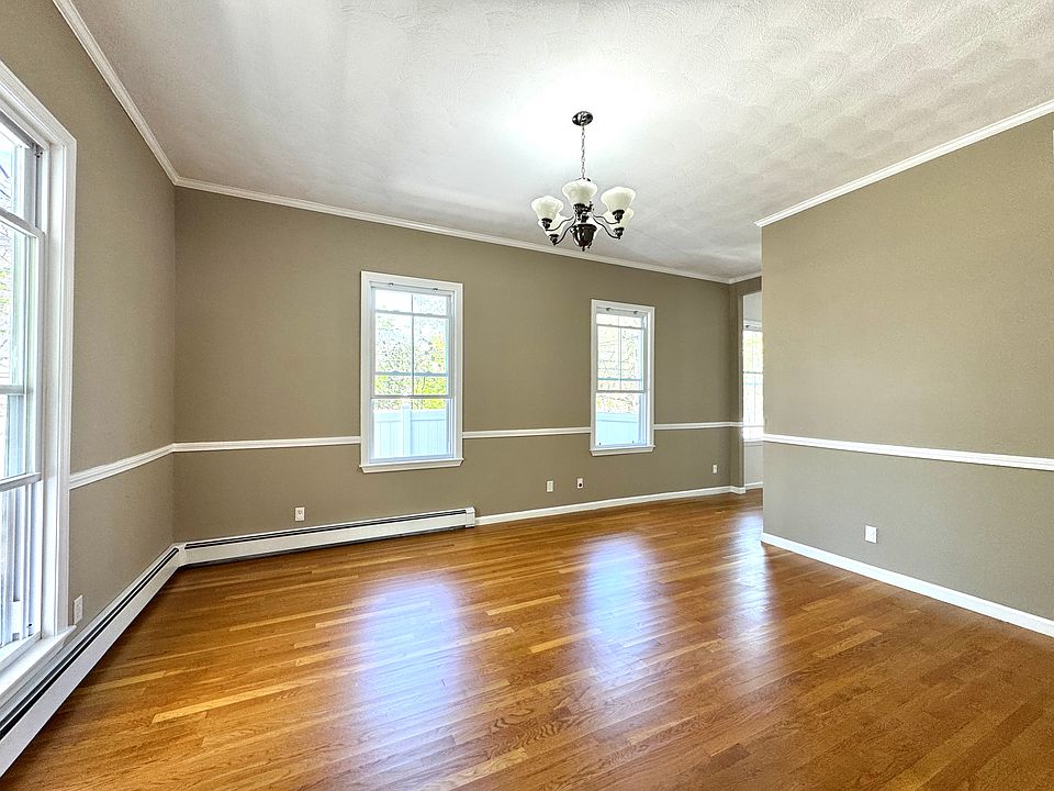 1st image of 6 Rockland Pl Unit 6