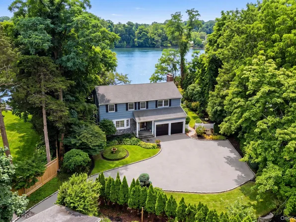 11 Prospect Road, Centerport, NY 11721