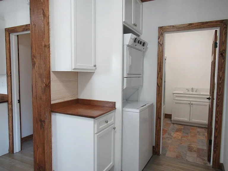 1601 W Main St — Photo 17