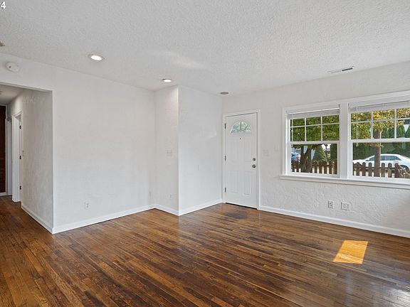5th image of 3210 Yeoman Ave