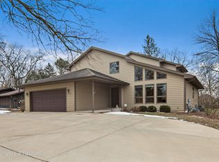 625 65th St, Willowbrook, IL 60527