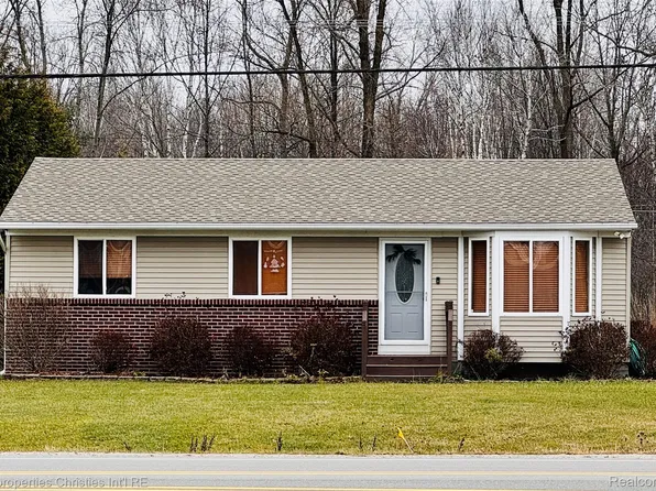 5510 Griswold Rd, Smiths Creek, MI 48074