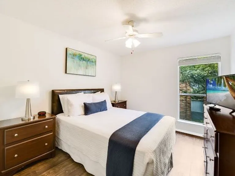 St. Edwards Place Apartments — Photo 43