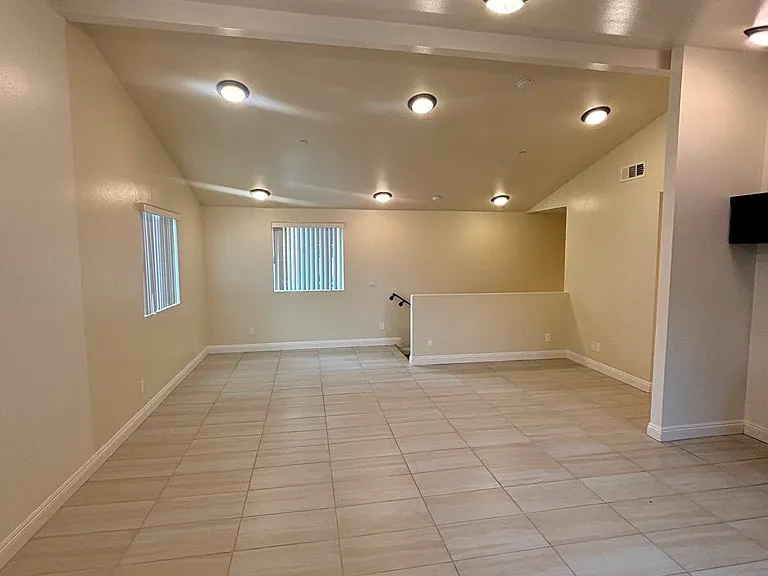 3428 S Norton Ave — Photo 7