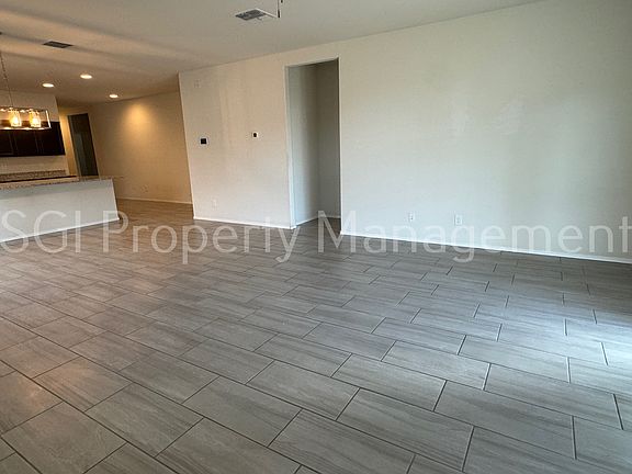 4th image of 2447 E Alida Trl