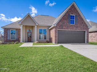 101 Green Mountain Ridge St, Youngsville, LA 70592