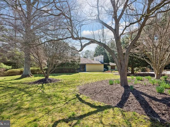 4002 Springfield Ln, Wilmington, DE 19807