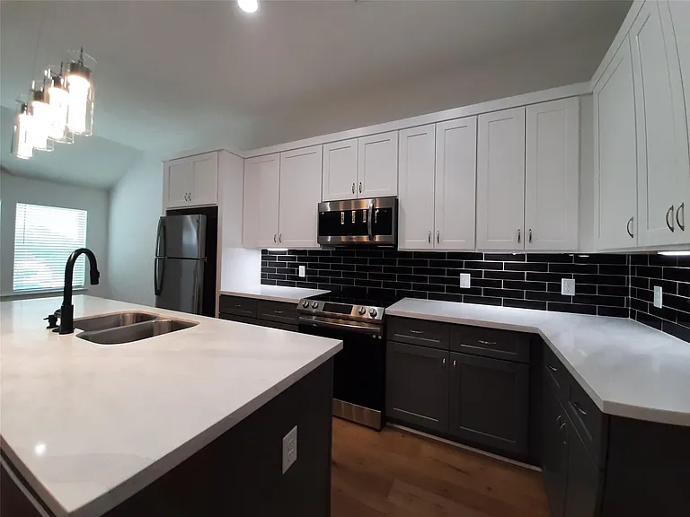 4530 Mayflower St — Photo 6