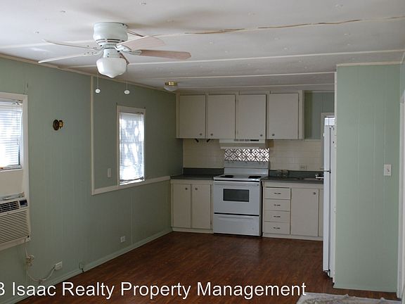 4th image of 3206 Silver Lake Dr