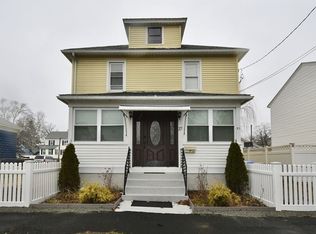 37 Cherrelyn St, Springfield, MA 01104