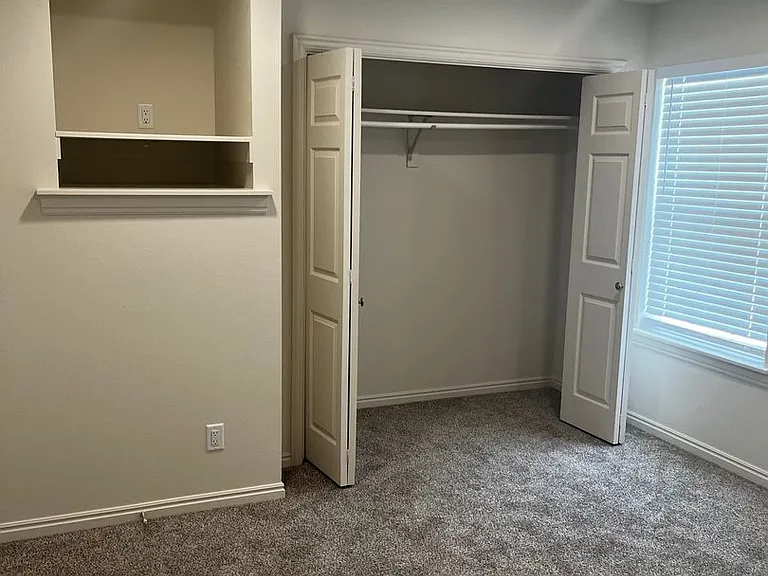 1075 S 810 E — Photo 9