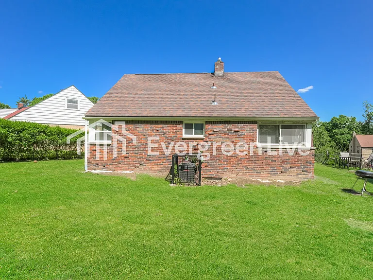 317 Johnston Rd — Photo 14