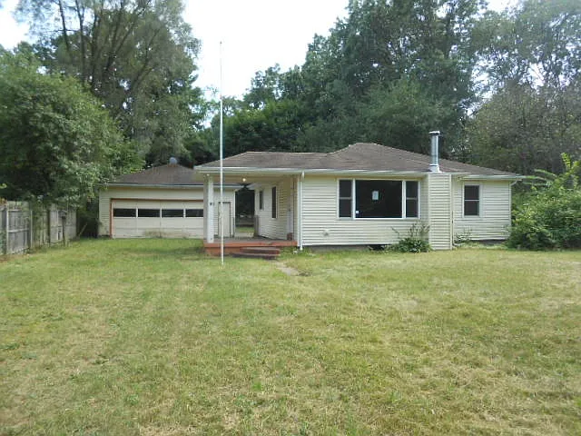 10250 Glenwood Ave photo 1