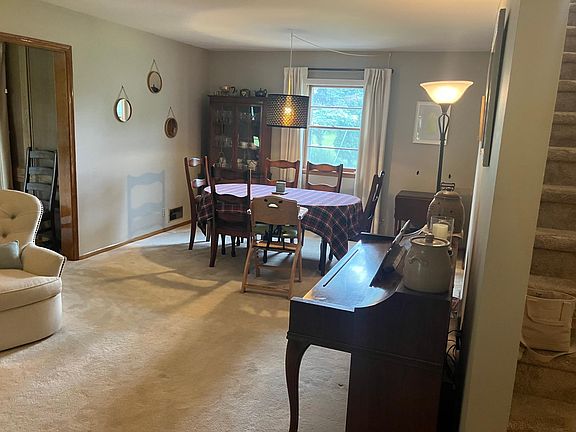 3rd image of 7524 Noble Ave N