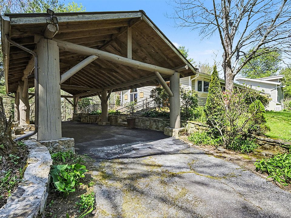 1st image of 125 Pines Road