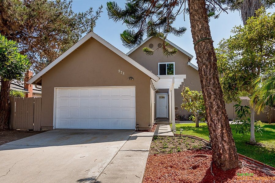 1st image of 978 Valencia Ct