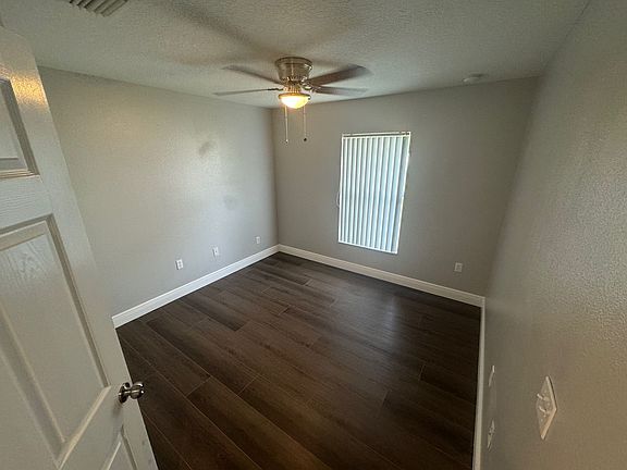 4th image of 391 Greenwich Ct #391