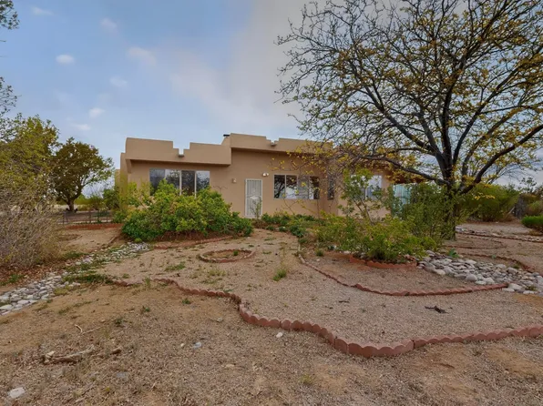 7 Casa Del Oro Way, Santa Fe, NM 87508