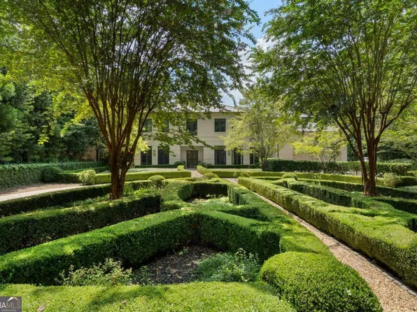 1500 W Wesley Rd NW, Atlanta, GA 30327