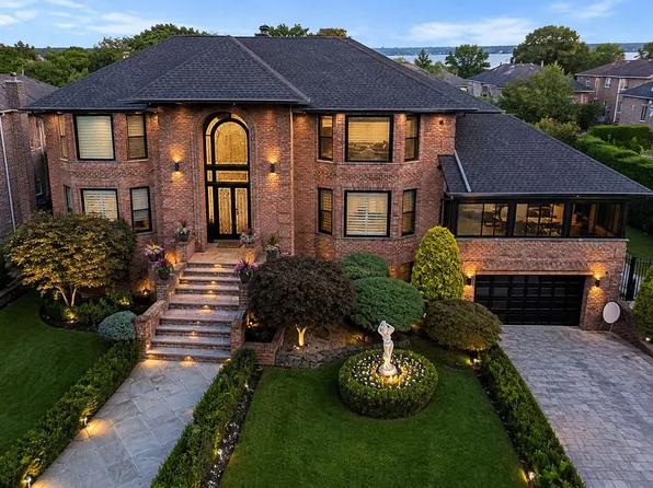 5 Nicolosi Dr, Staten Island, NY 10312
