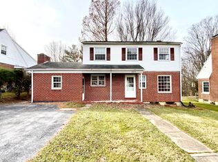 304 Plymouth St, Athens, WV 24712