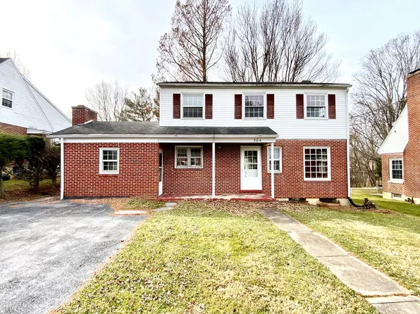 304 Plymouth St, Athens, WV 24712