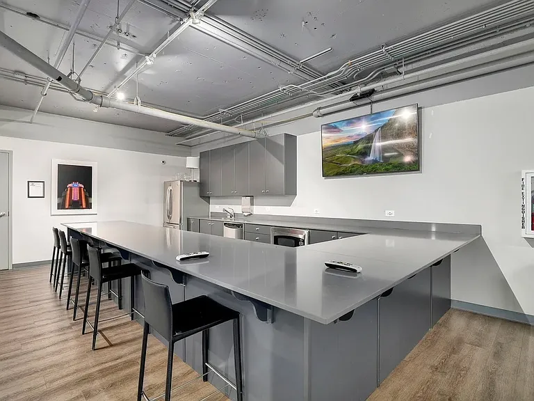 565 W Quincy St #1013 — Photo 21
