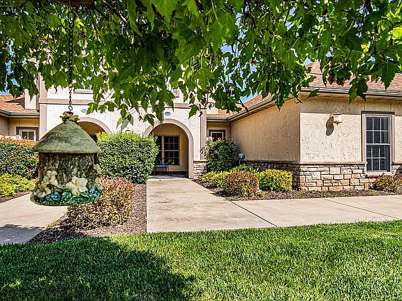 2nd image of 130 Lugano Ln