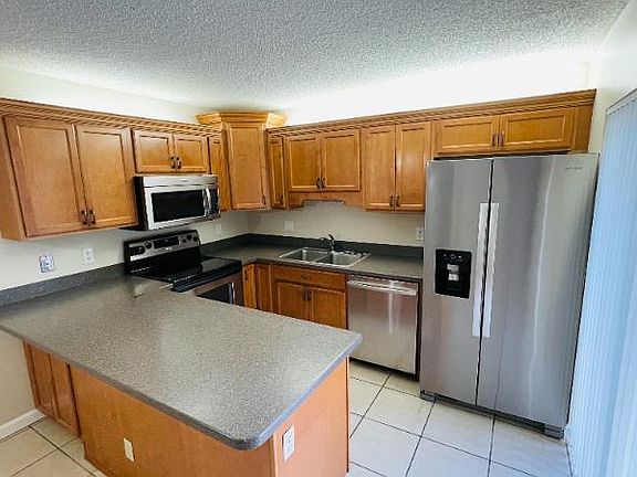 3rd image of 709 NW 98th Cir