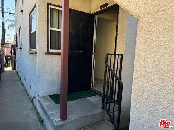 3rd image of 6810 S Van Ness Ave