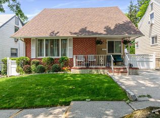 248-37 Thebes Ave, Flushing, NY 11362