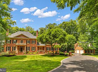 8600 Cathedral Forest Dr, Fairfax Station, VA 22039