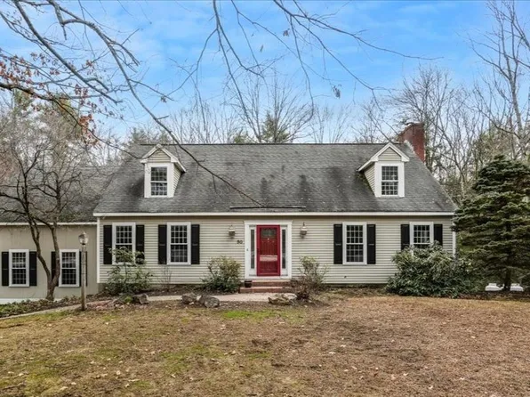 50 Hearthside Circle, Bedford, NH 03110