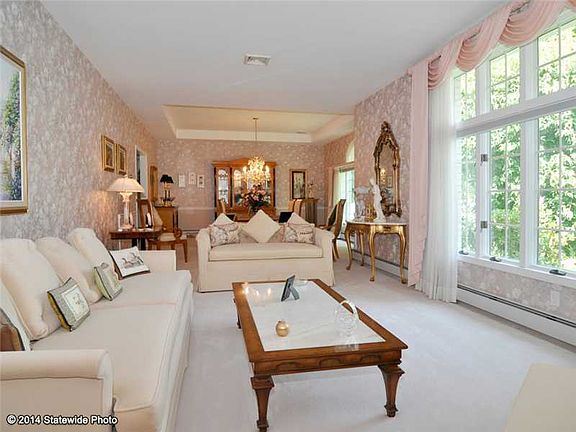 3rd image of 1 Garwaine Dr