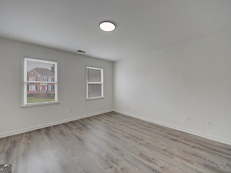 5795 Dovnick Dr — Photo 33